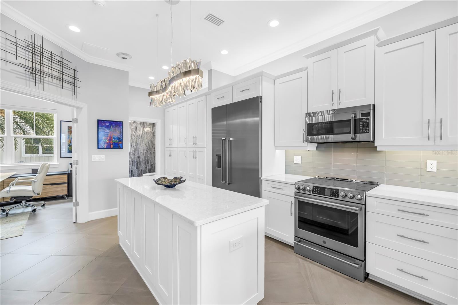 Image 19 of 66 For 6024 Moorings Drive S