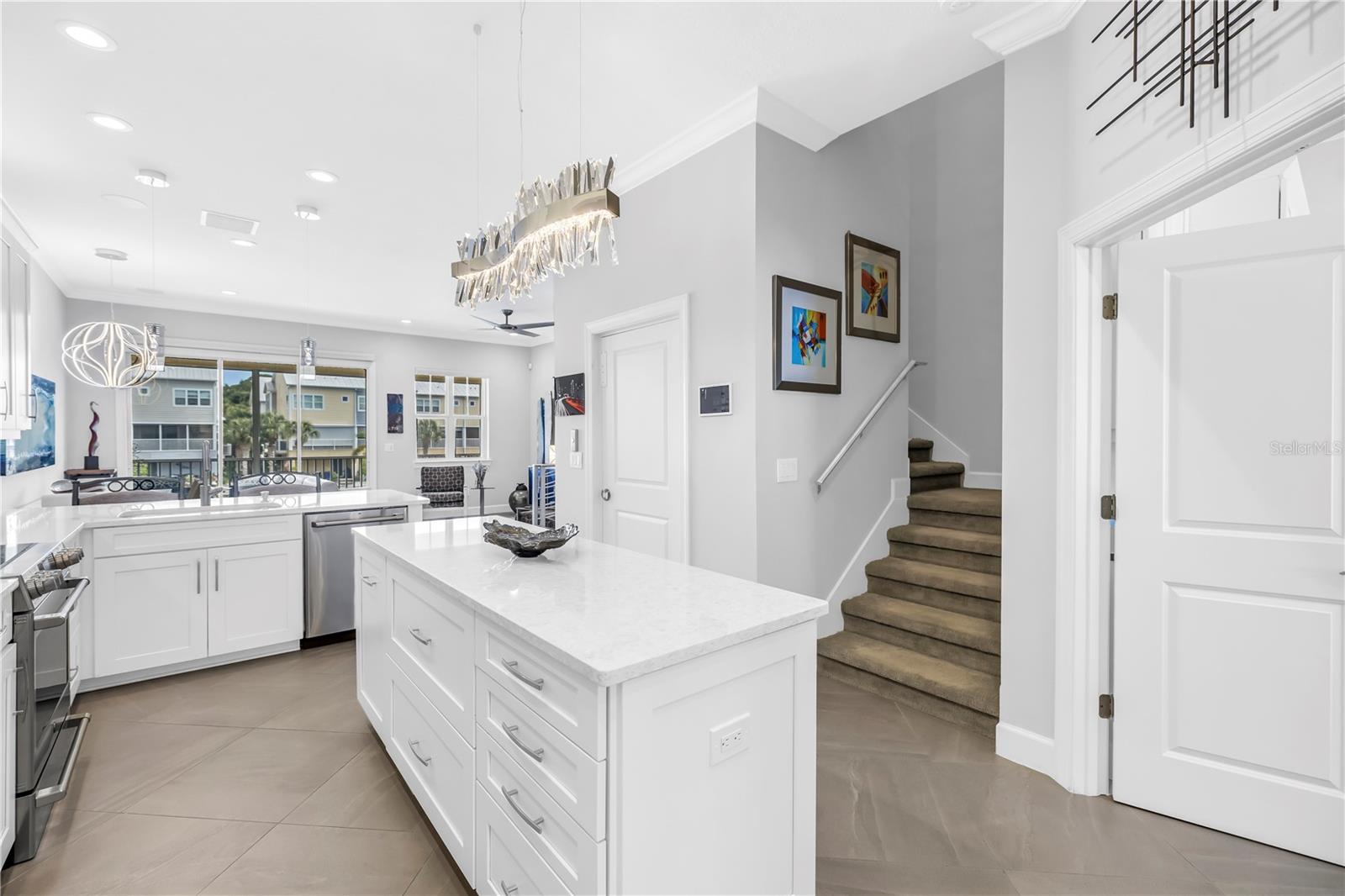 Image 20 of 66 For 6024 Moorings Drive S