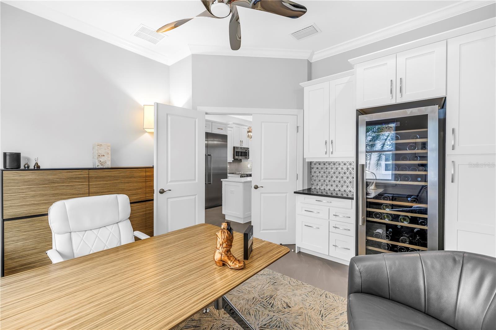 Image 26 of 66 For 6024 Moorings Drive S