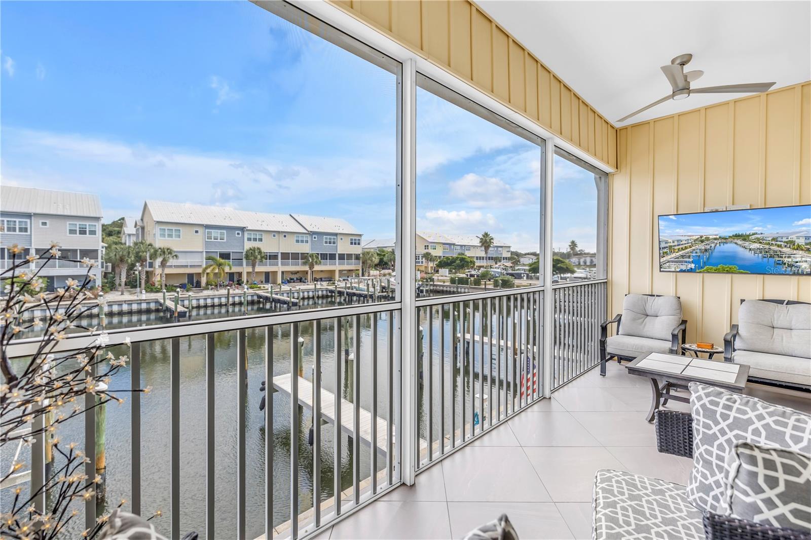 Image 31 of 66 For 6024 Moorings Drive S