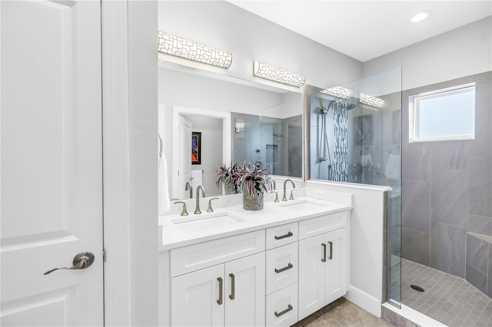 Image 36 of 66 For 6024 Moorings Drive S