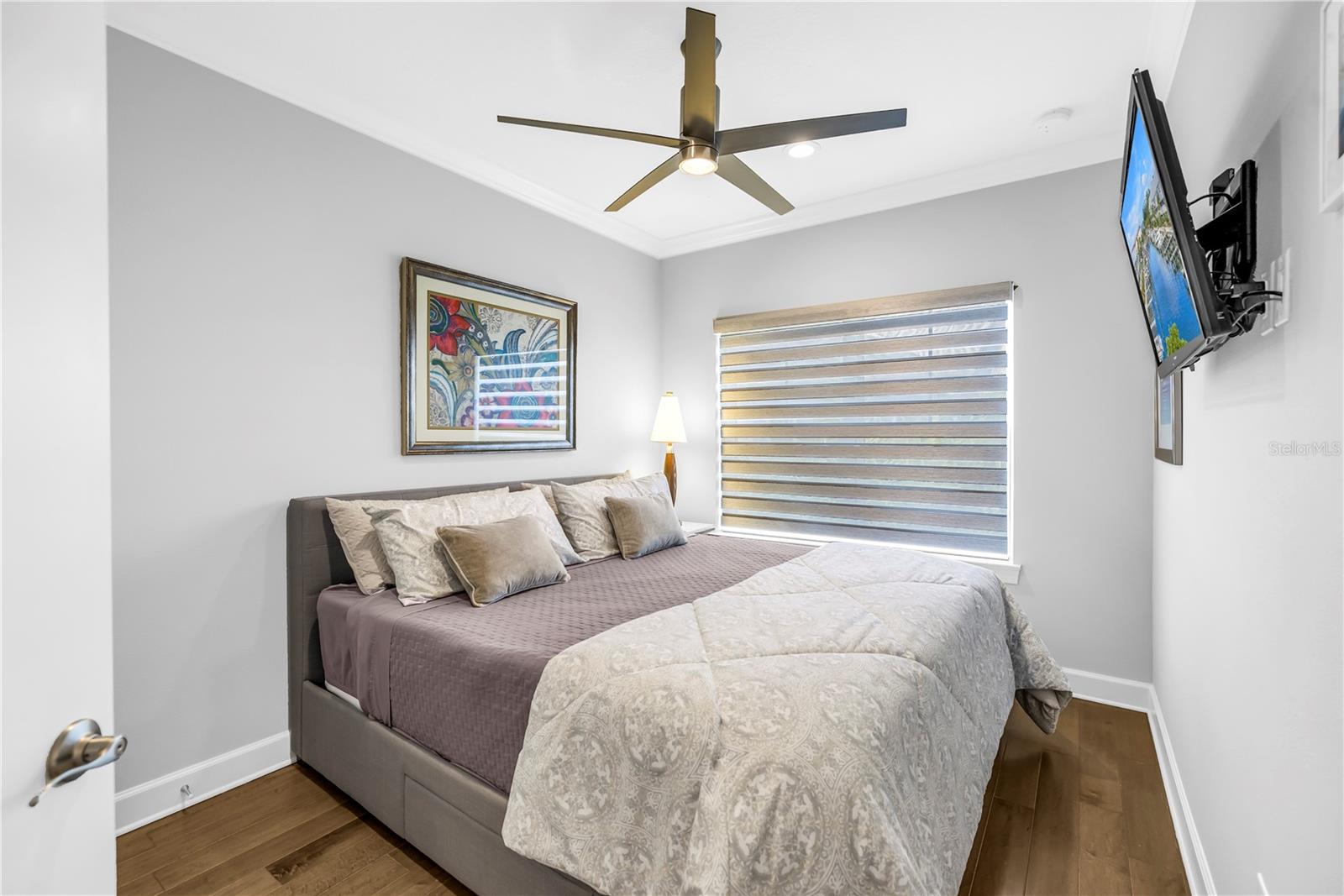 Image 39 of 66 For 6024 Moorings Drive S