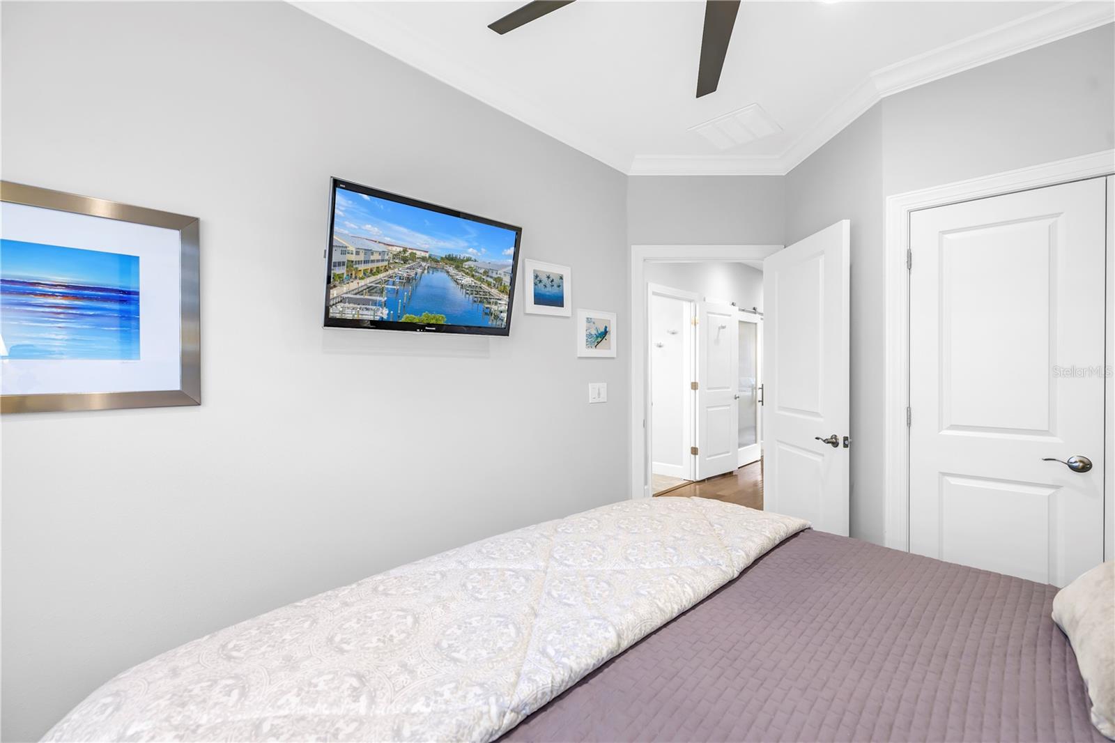 Image 40 of 66 For 6024 Moorings Drive S