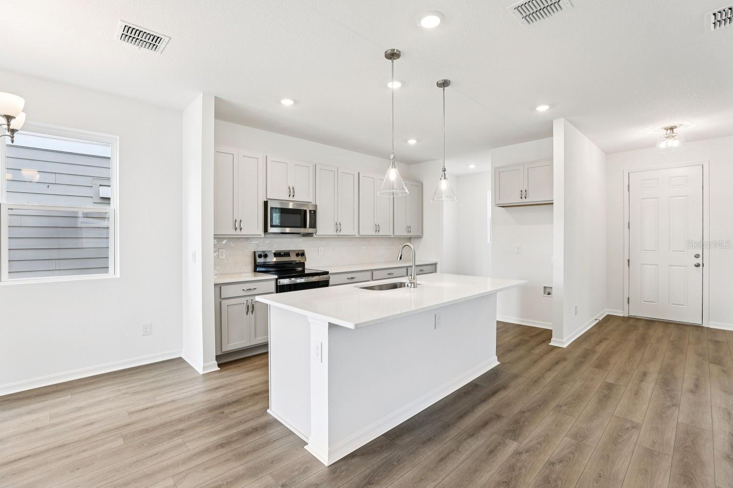 Image 11 of 40 For 2485 Zuni Road