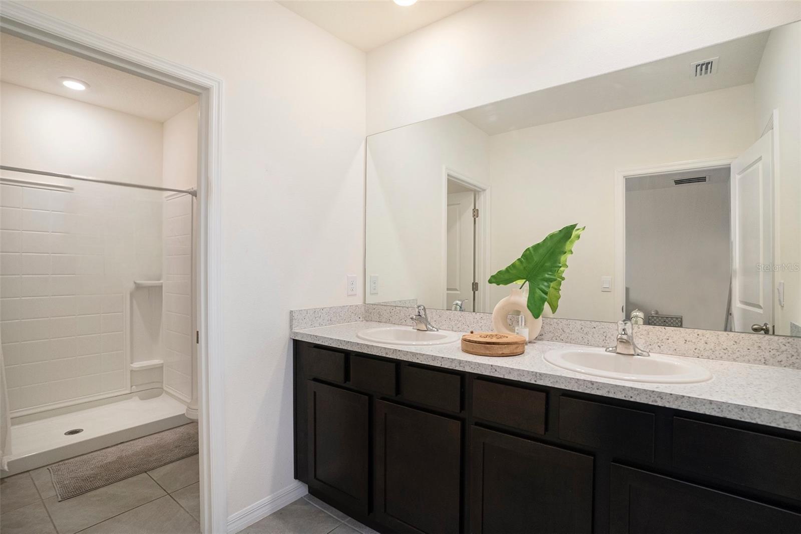 Image 20 of 30 For 194 Mangrove Shade Circle