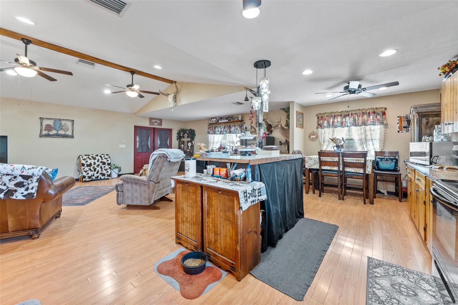 Image 11 of 43 For 36725 Arcadia Avenue