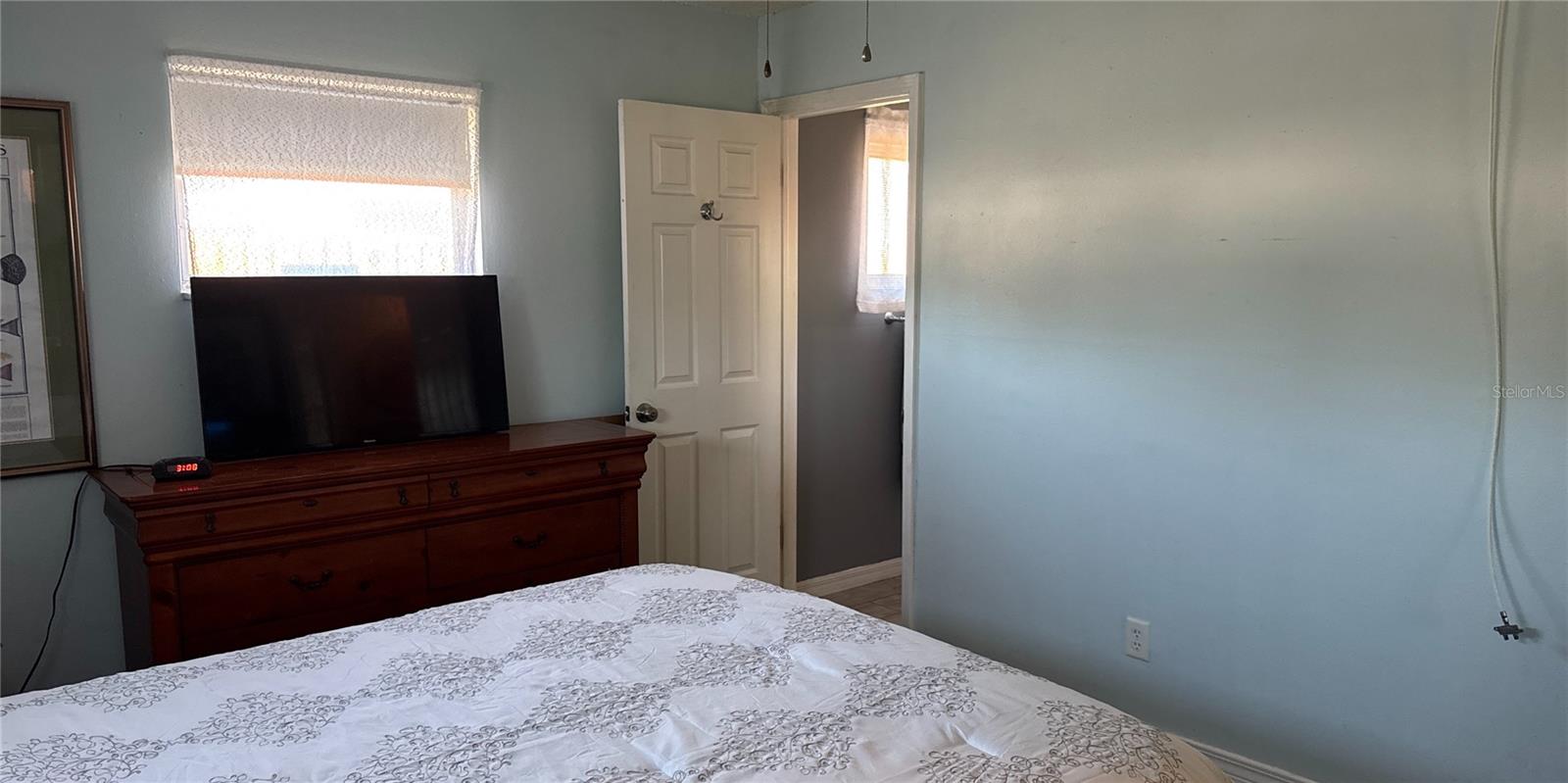 Image 22 of 44 For 7851 84th Lane