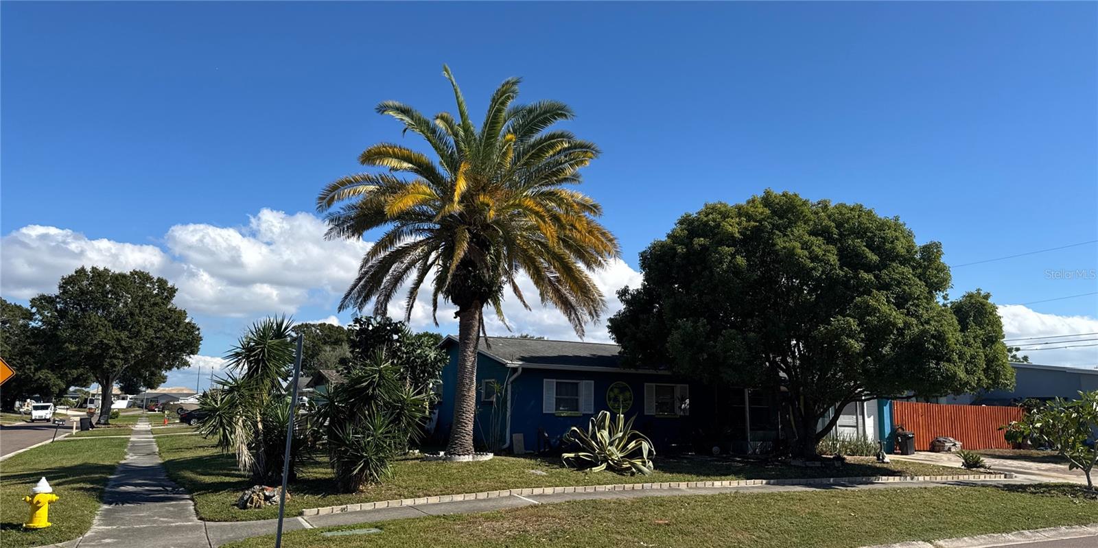 Image 4 of 44 For 7851 84th Lane