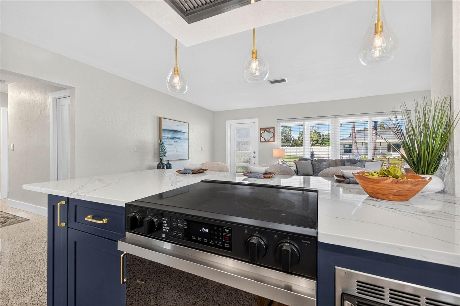 Image 10 of 37 For 4896 Venetian Place Ne