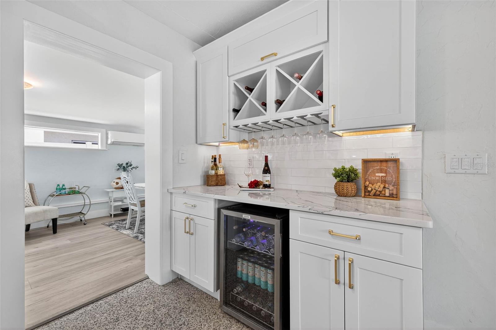 Image 12 of 37 For 4896 Venetian Place Ne