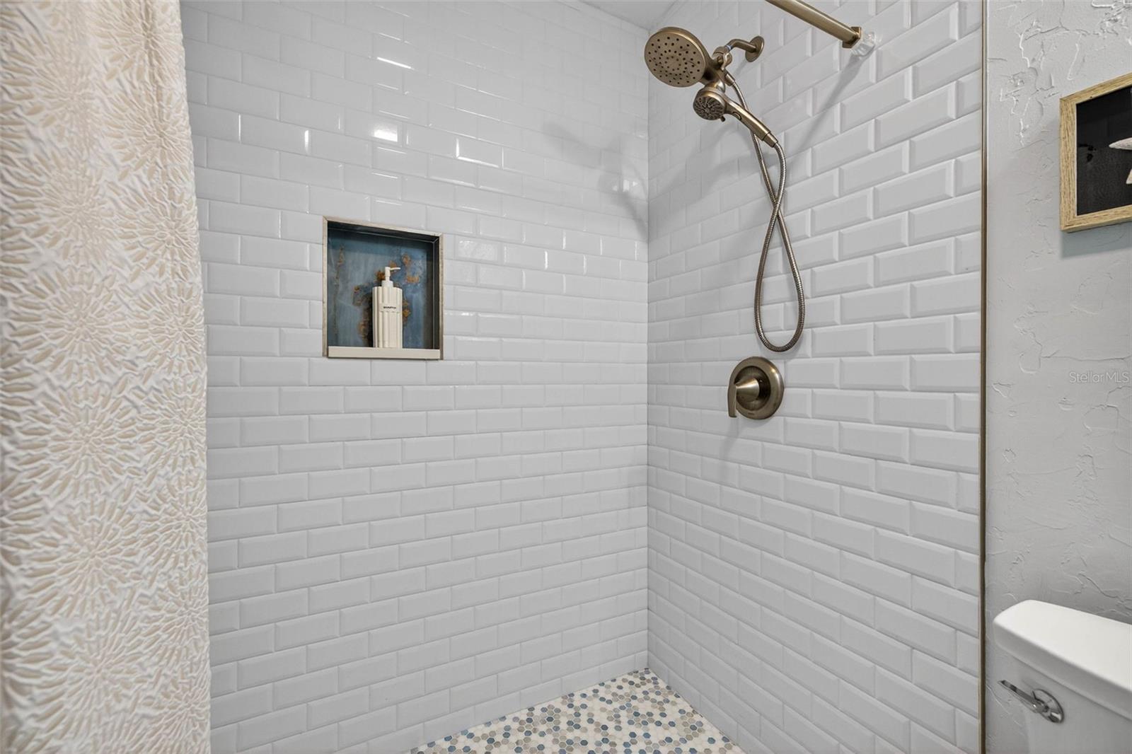 Image 17 of 37 For 4896 Venetian Place Ne