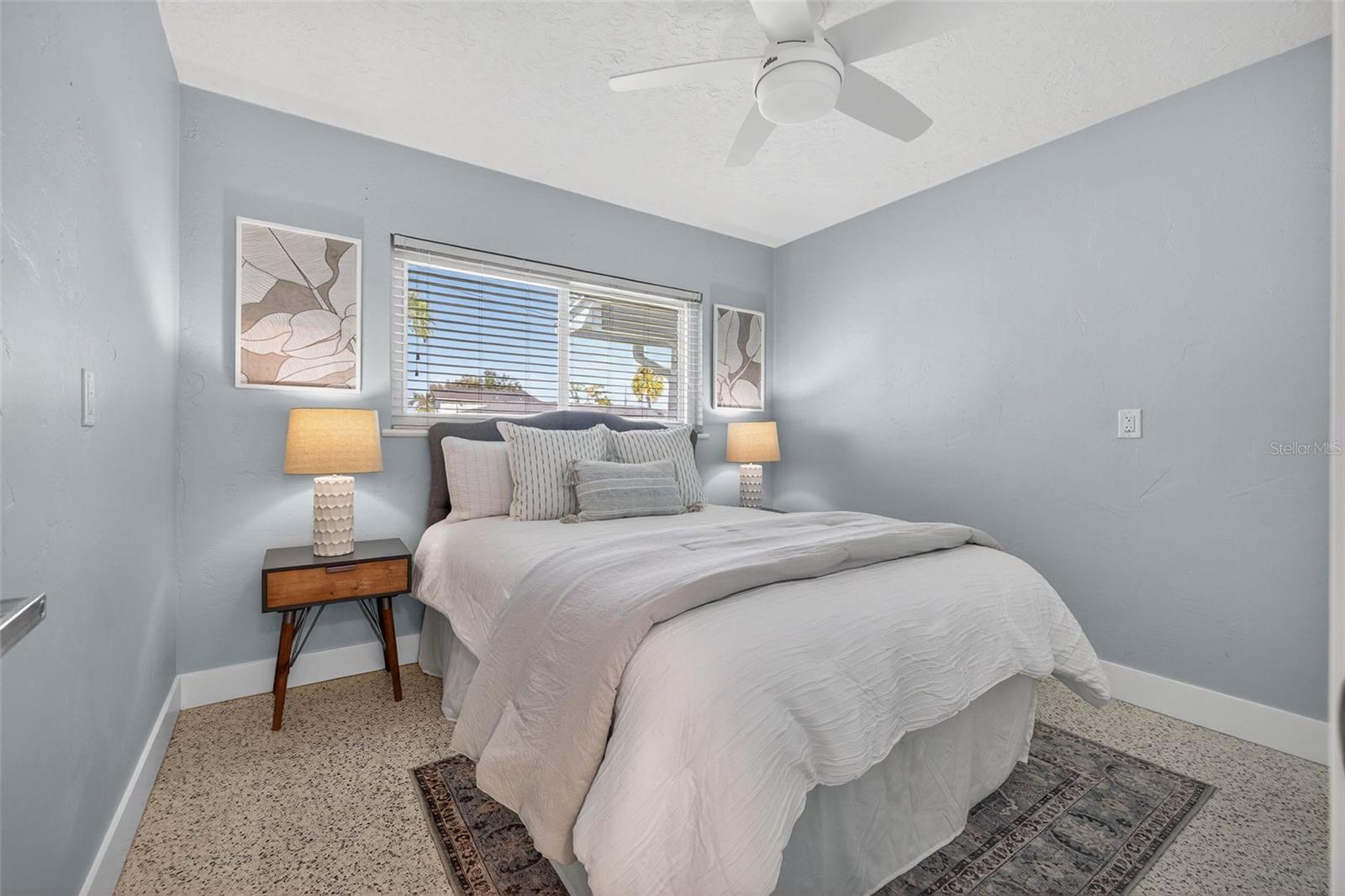 Image 18 of 37 For 4896 Venetian Place Ne