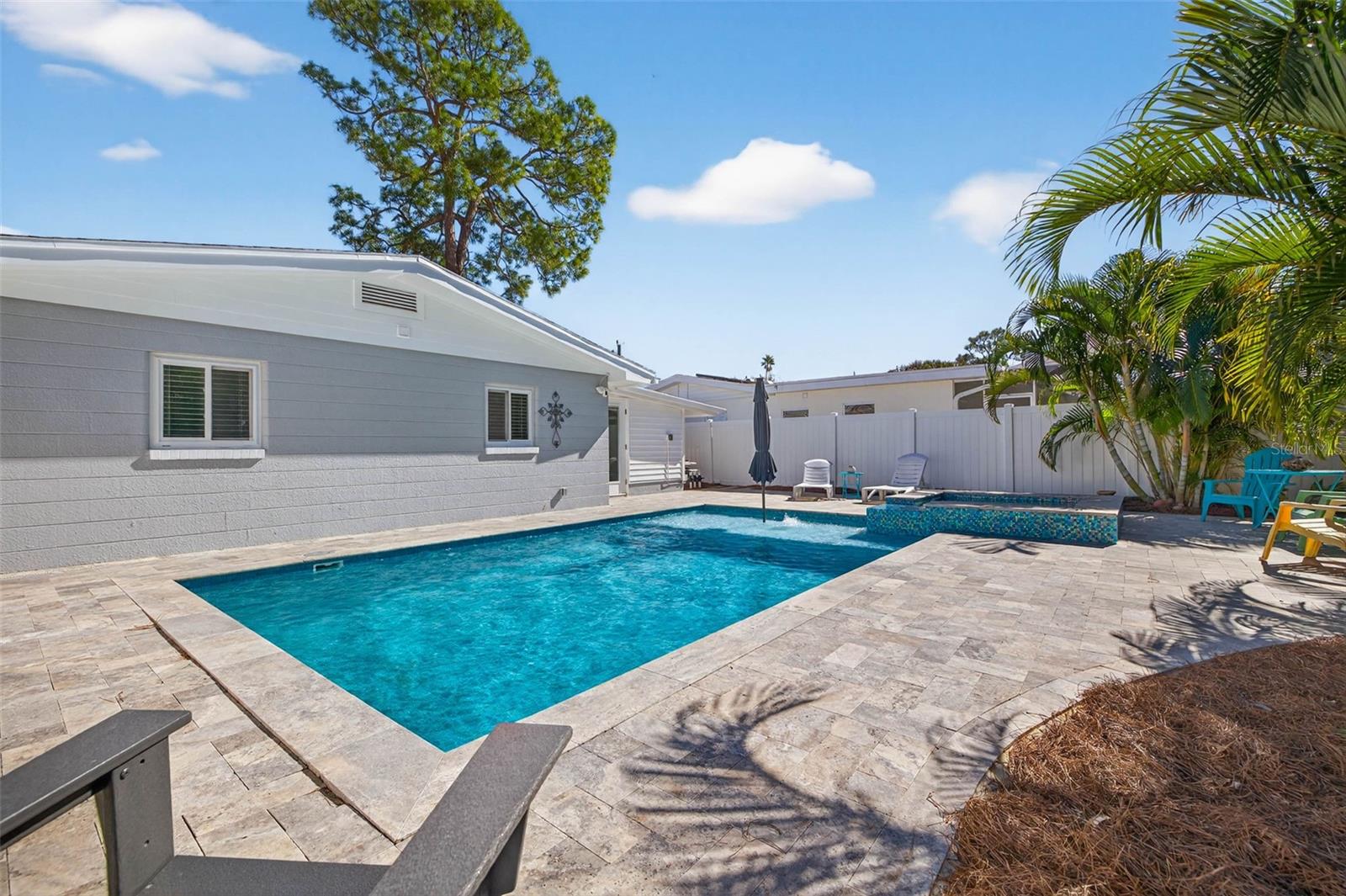 Image 24 of 37 For 4896 Venetian Place Ne