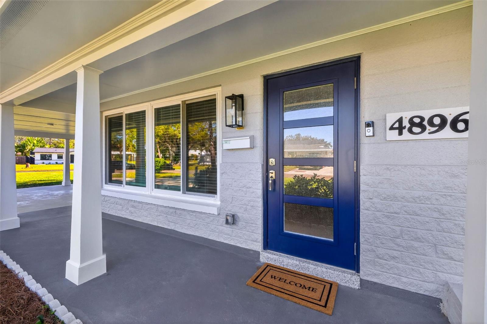 Image 3 of 37 For 4896 Venetian Place Ne