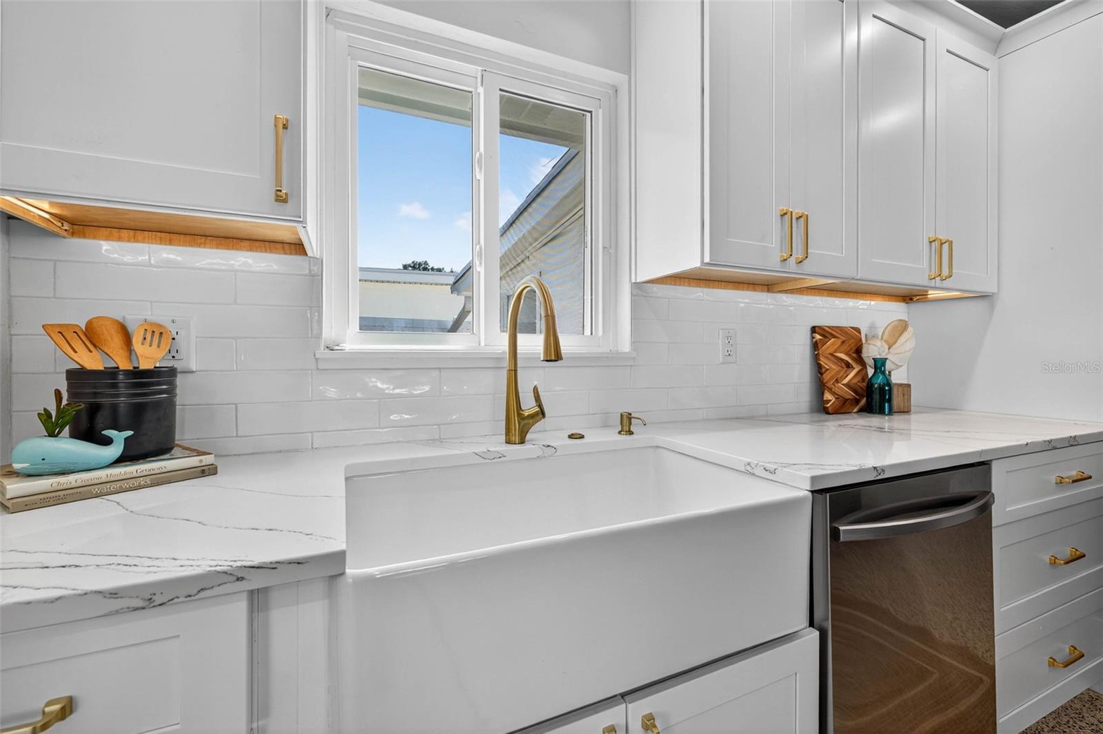 Image 8 of 37 For 4896 Venetian Place Ne