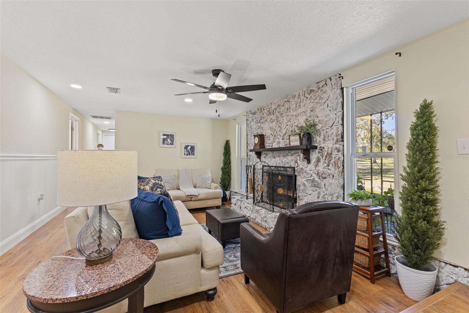 Image 10 of 77 For 17504 Thomas Boulevard