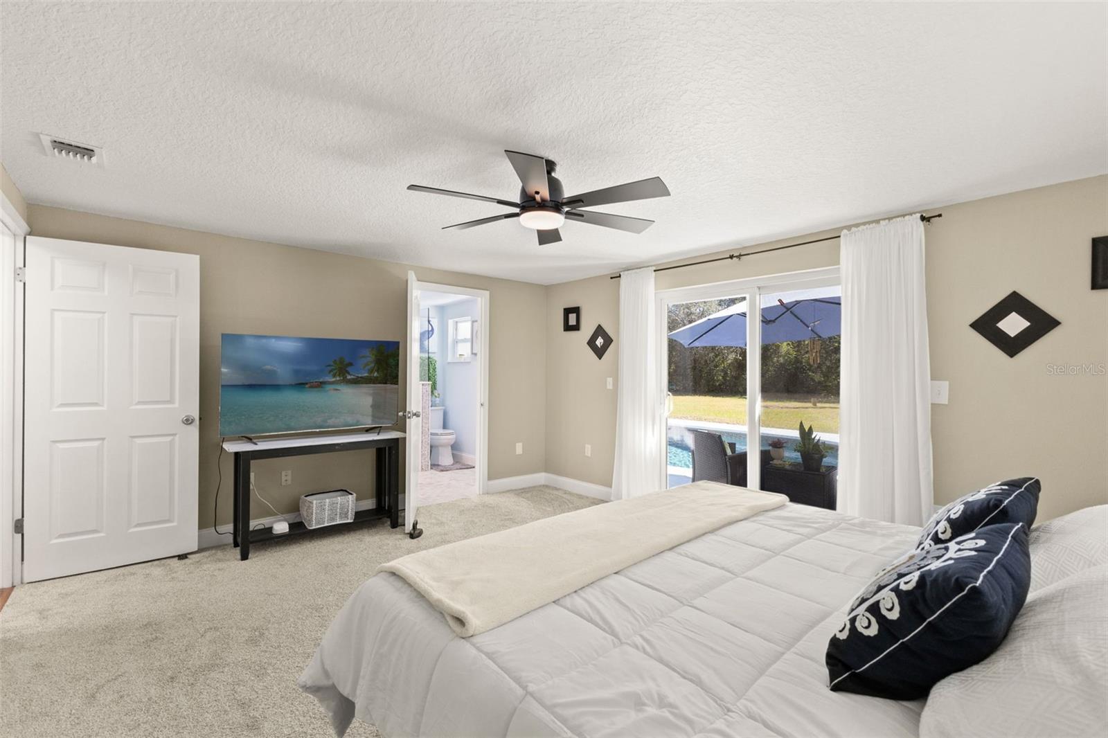 Image 25 of 77 For 17504 Thomas Boulevard