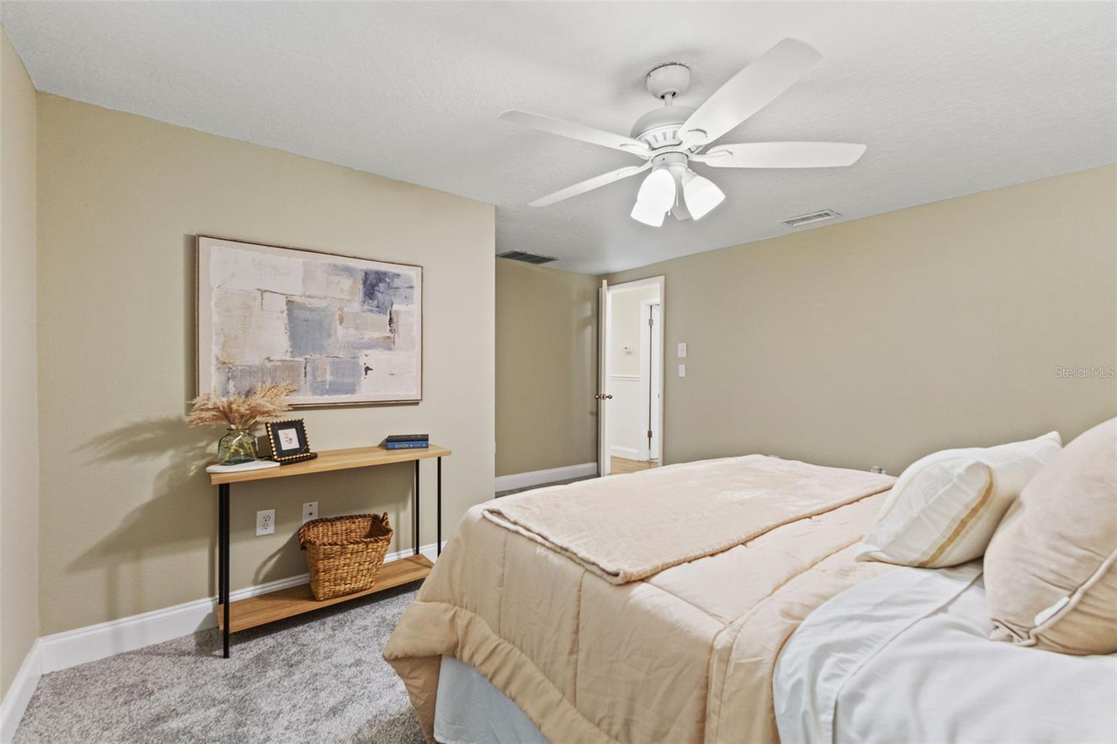 Image 31 of 77 For 17504 Thomas Boulevard