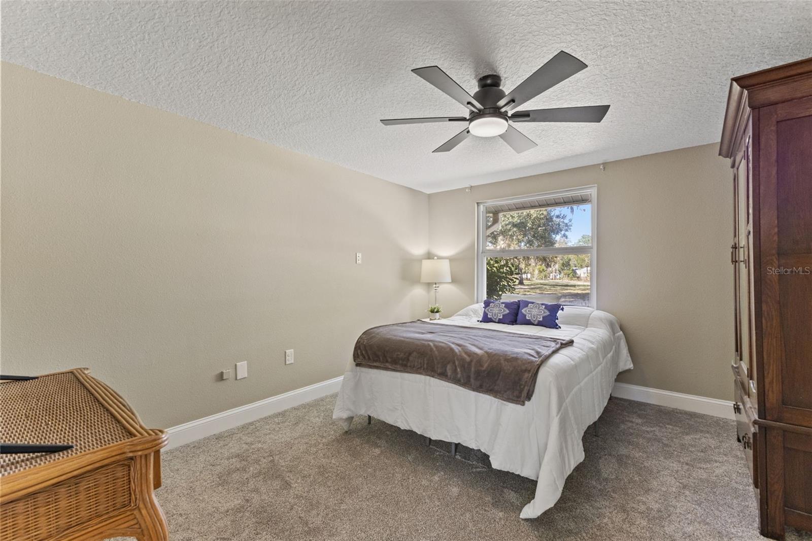 Image 33 of 77 For 17504 Thomas Boulevard