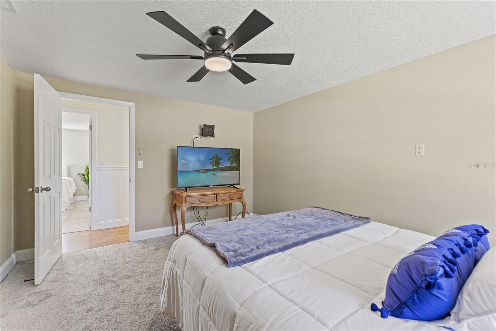 Image 34 of 77 For 17504 Thomas Boulevard