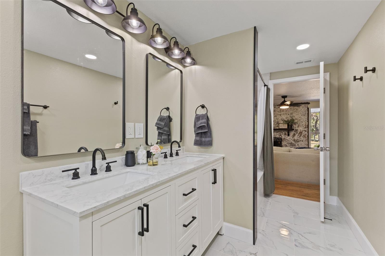 Image 39 of 77 For 17504 Thomas Boulevard