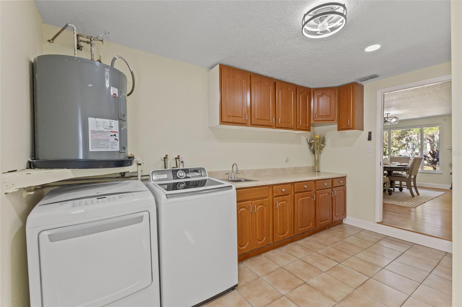 Image 41 of 77 For 17504 Thomas Boulevard