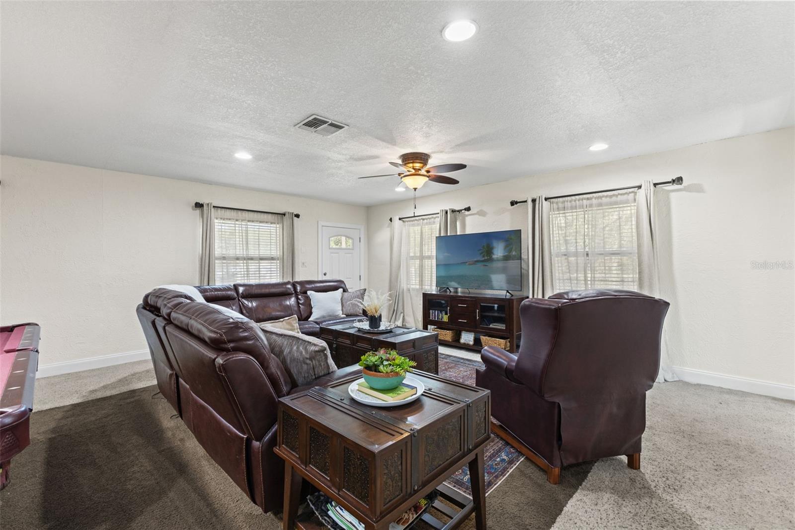 Image 45 of 77 For 17504 Thomas Boulevard