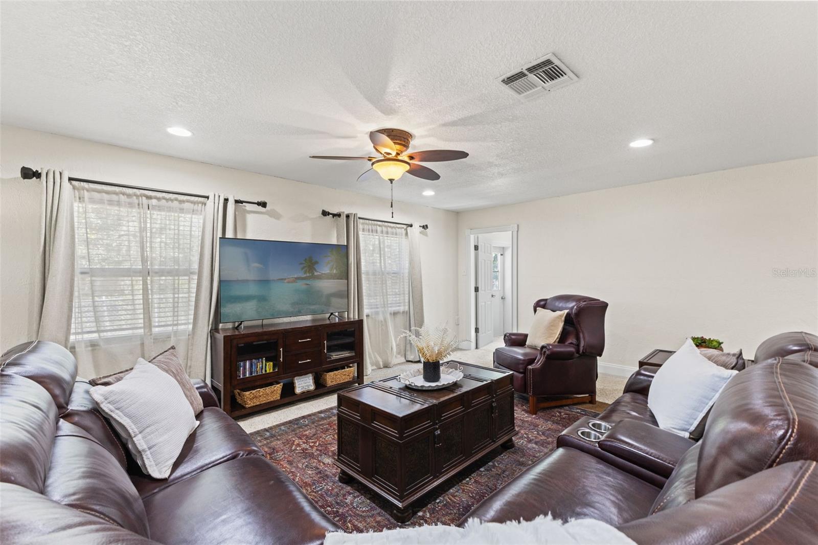 Image 48 of 77 For 17504 Thomas Boulevard