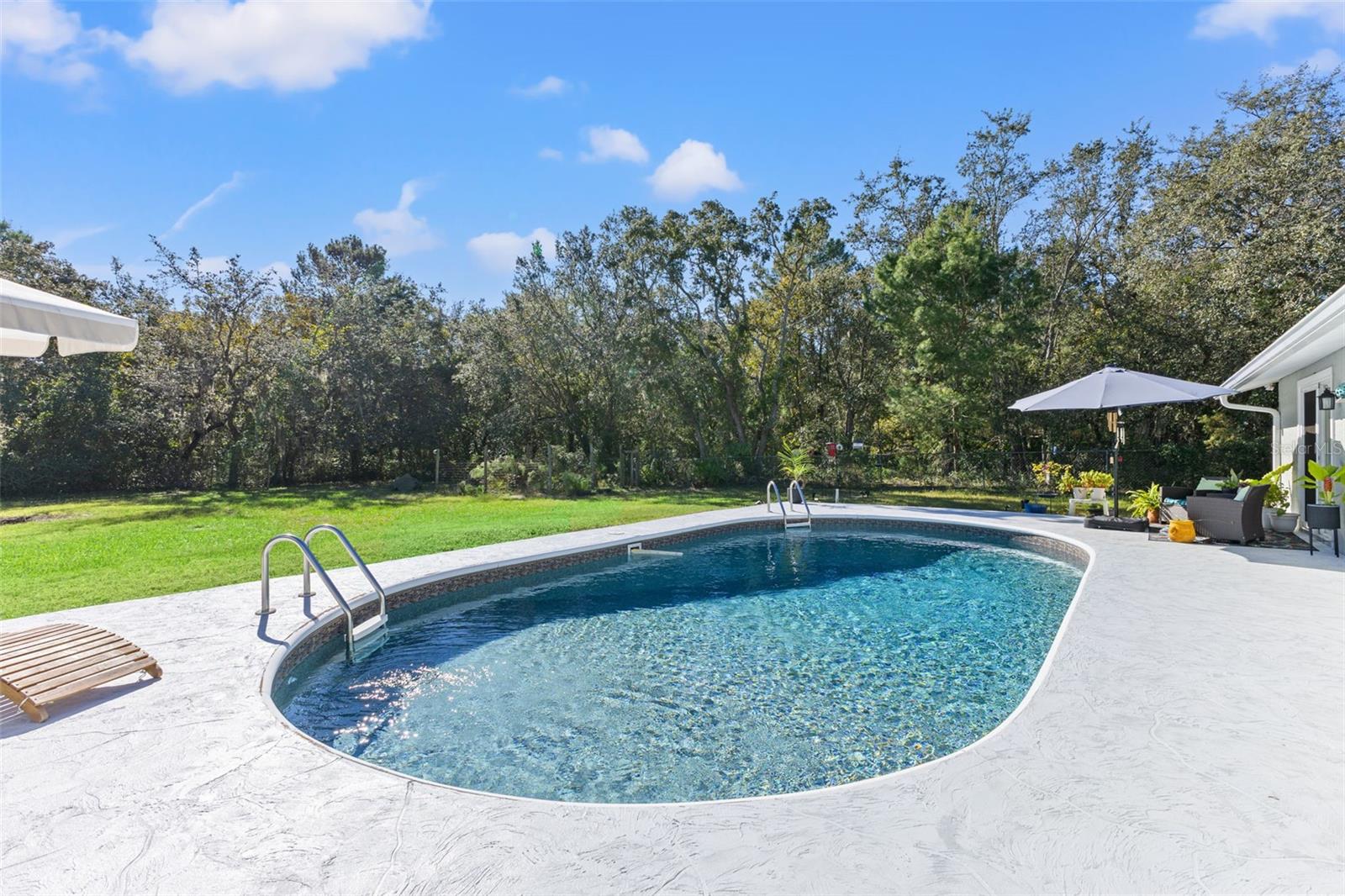 Image 53 of 77 For 17504 Thomas Boulevard