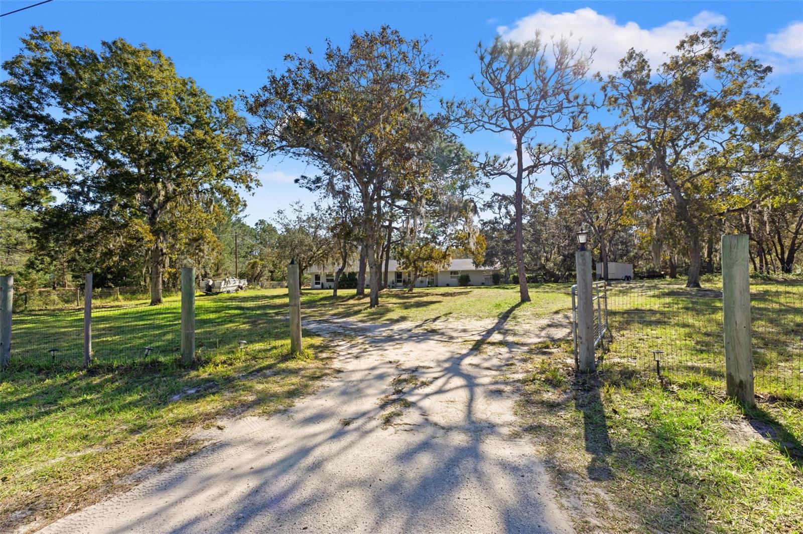 Image 64 of 77 For 17504 Thomas Boulevard