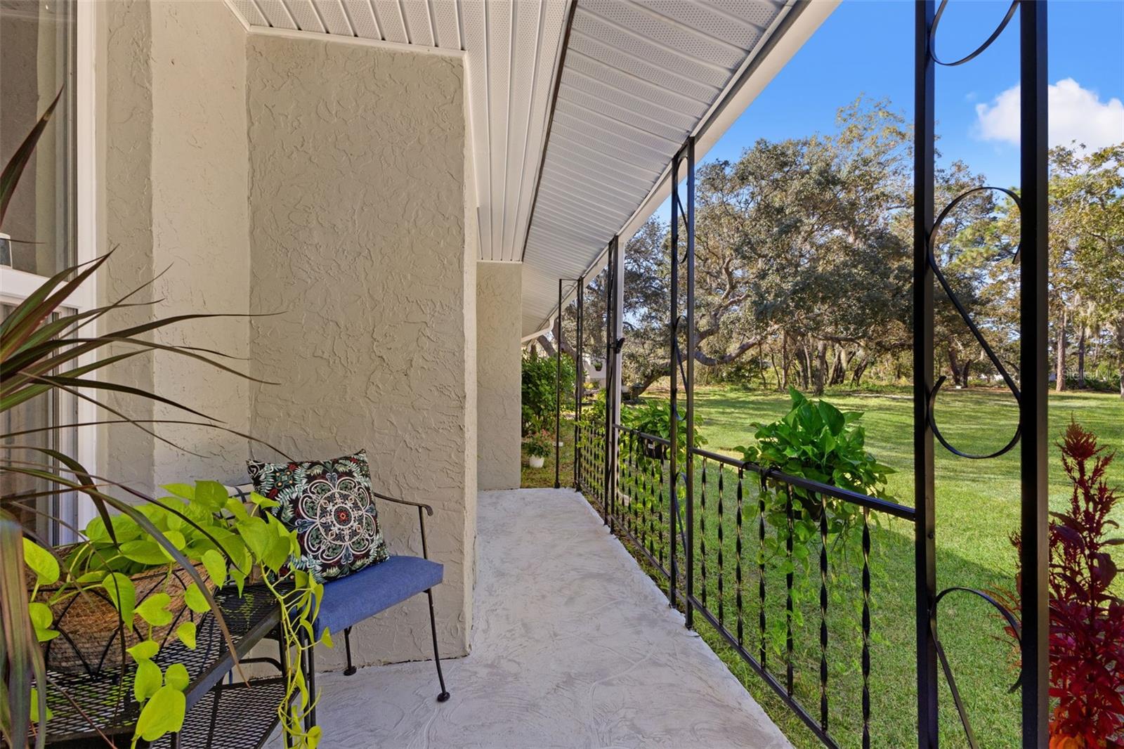 Image 7 of 77 For 17504 Thomas Boulevard