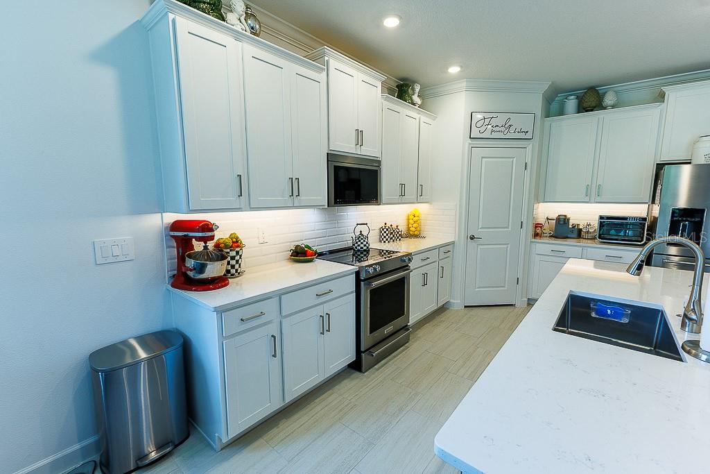 Image 14 of 77 For 10367 Banyan Breeze Boulevard