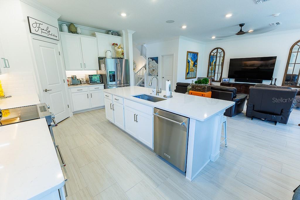 Image 15 of 77 For 10367 Banyan Breeze Boulevard