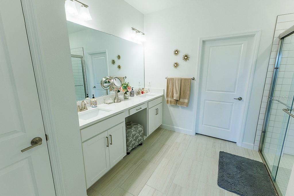 Image 28 of 77 For 10367 Banyan Breeze Boulevard