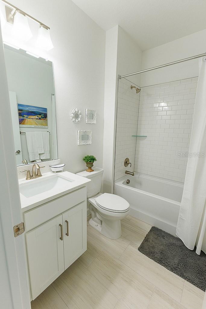 Image 32 of 77 For 10367 Banyan Breeze Boulevard