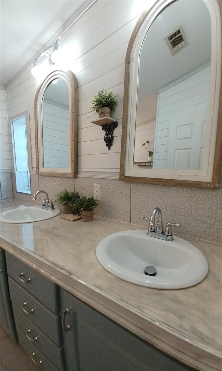 Image 17 of 28 For 5745 Pawnee Street