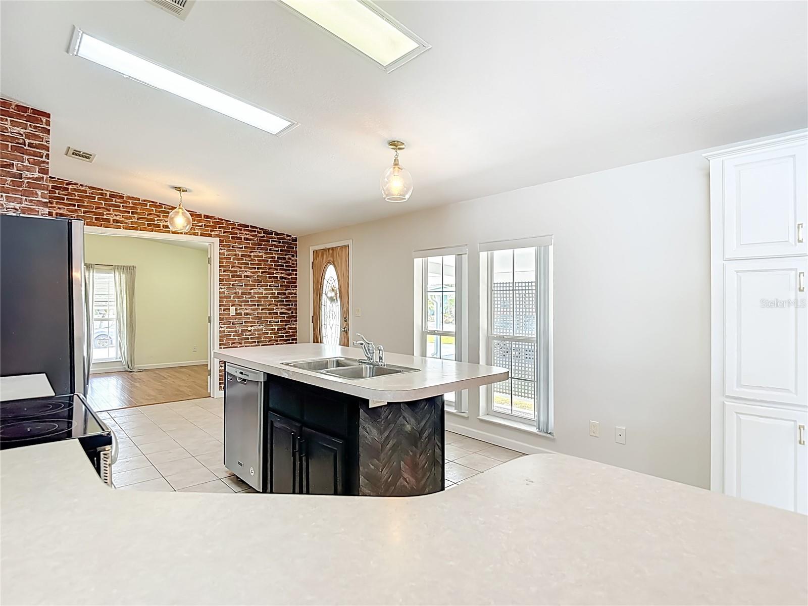 Image 29 of 69 For 5745 Pawnee Street