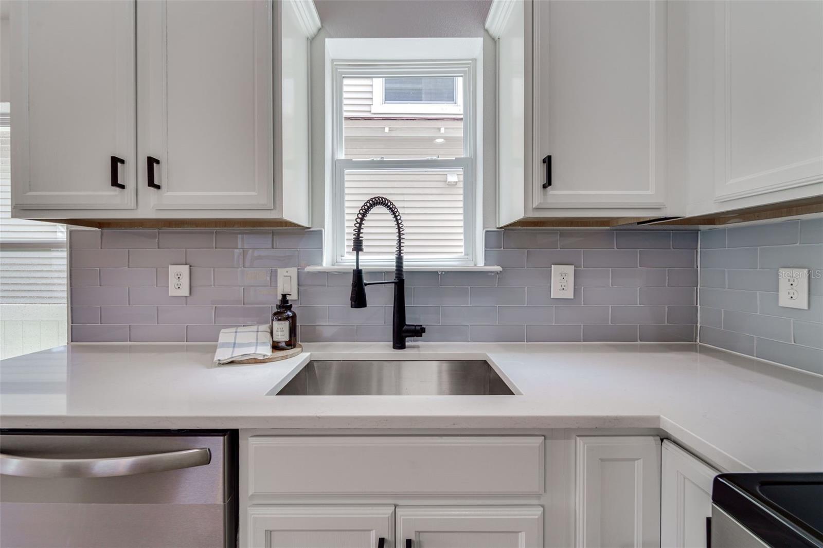 Image 11 of 41 For 1933 Chestnut Street