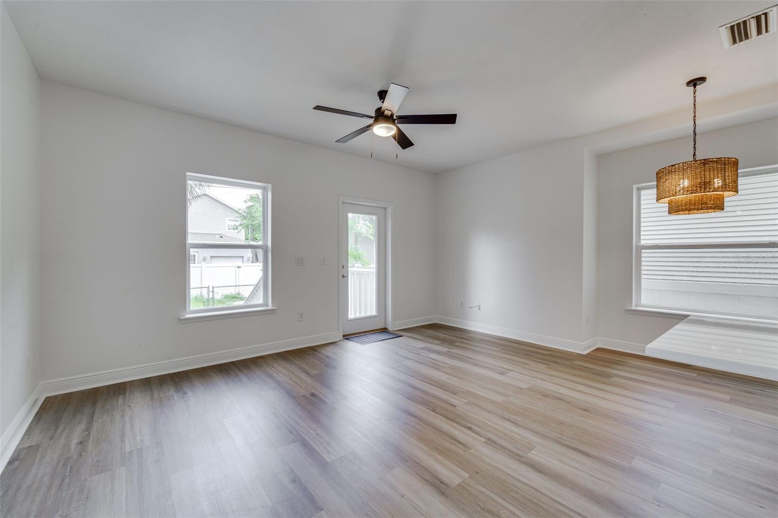 Image 16 of 41 For 1933 Chestnut Street