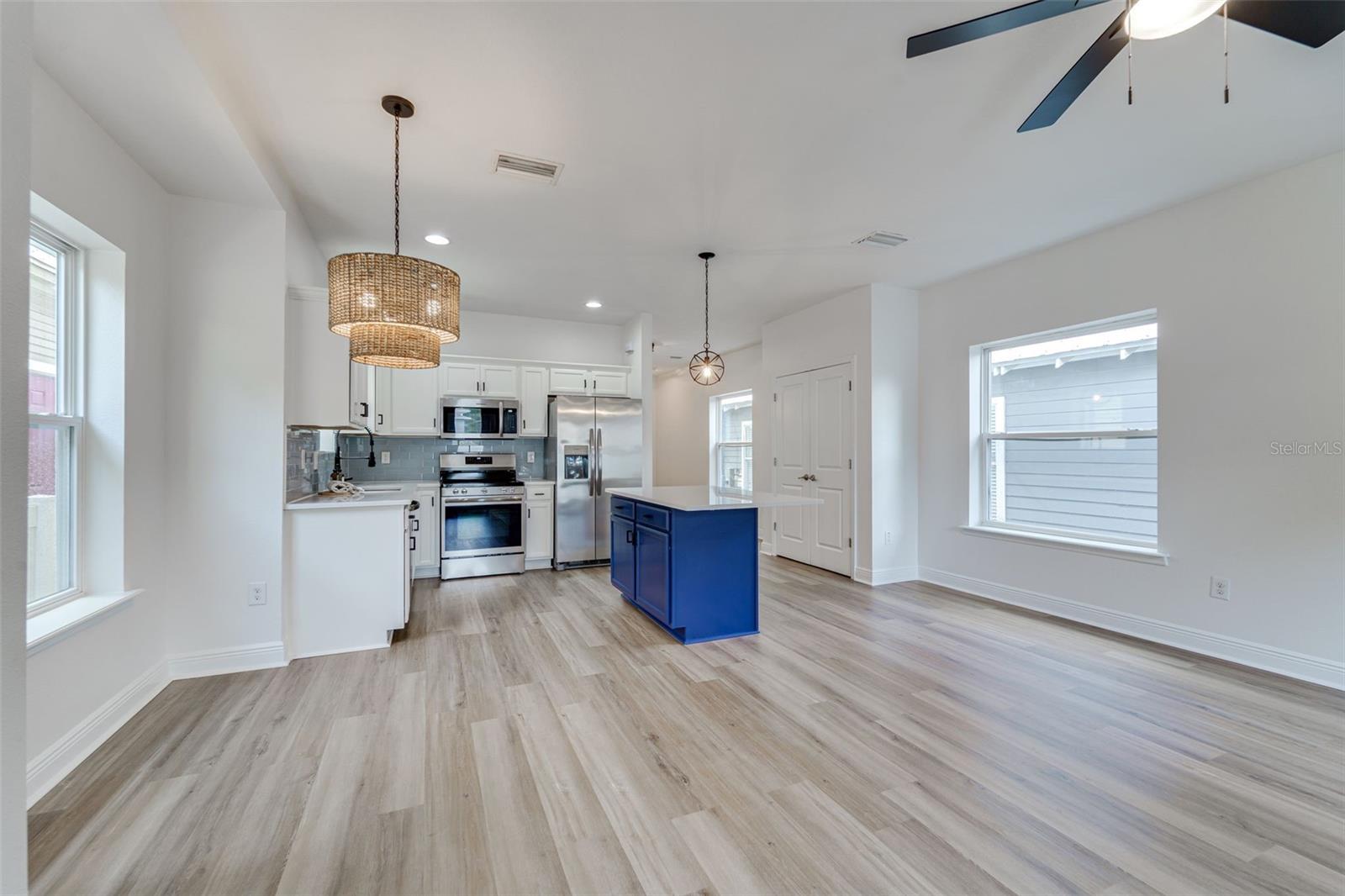 Image 4 of 41 For 1933 Chestnut Street