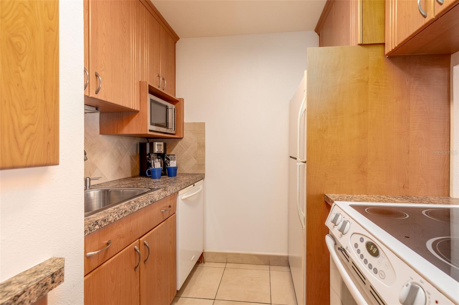 Image 11 of 25 For 8470 Gulf Boulevard 406