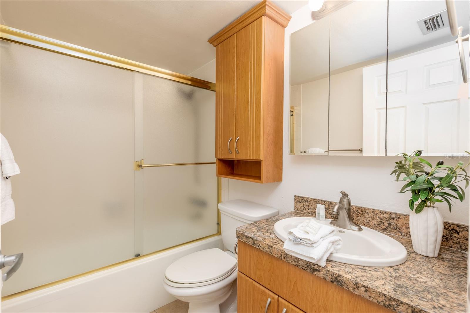 Image 16 of 25 For 8470 Gulf Boulevard 406