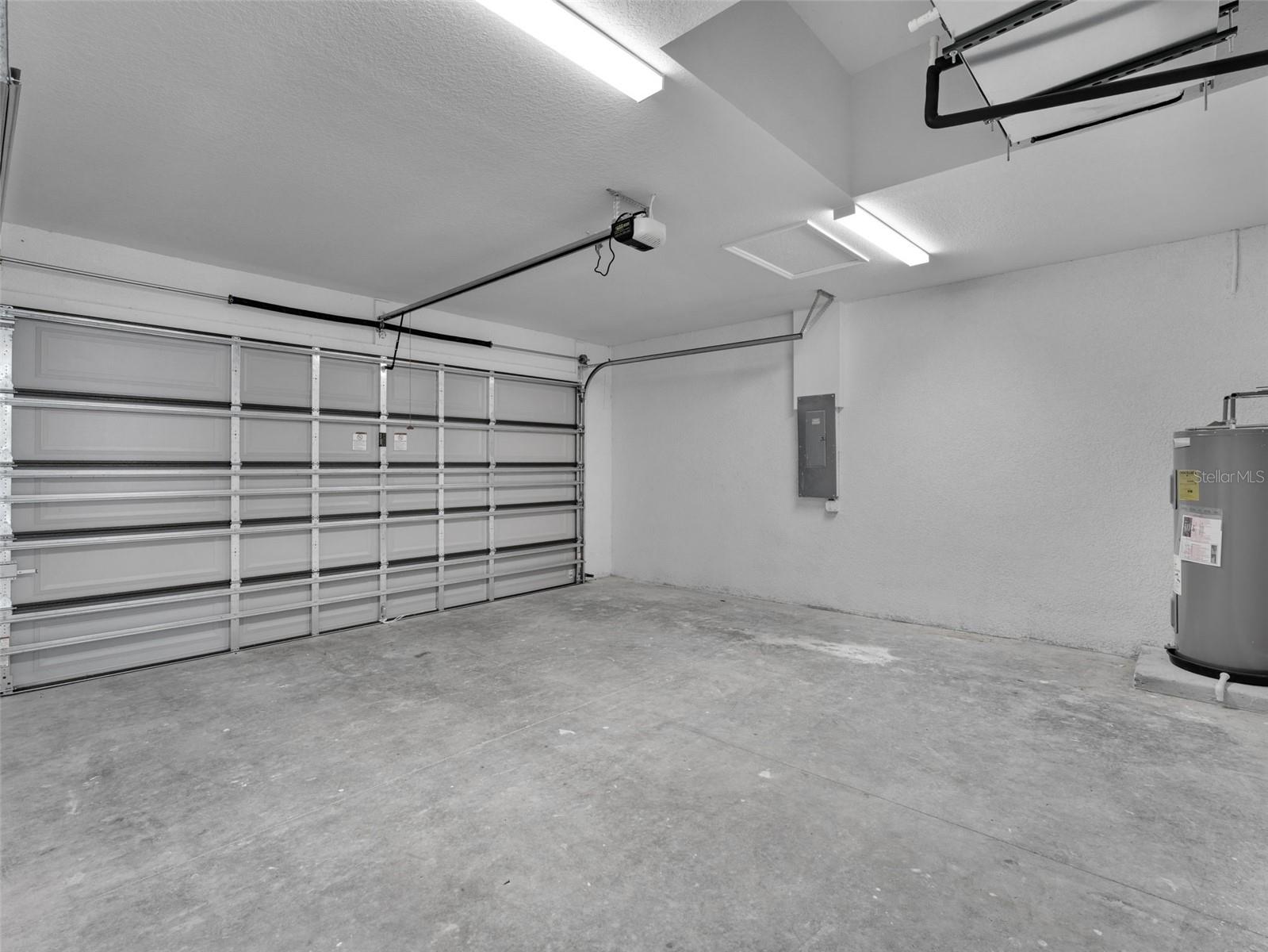 Image 16 of 34 For 14207 Fort Worth Circle