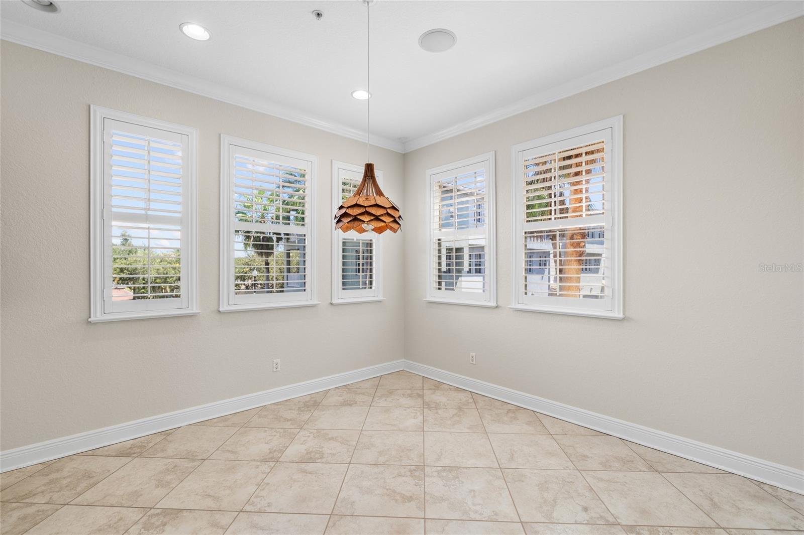 Image 22 of 68 For 6002 Printery Street 105