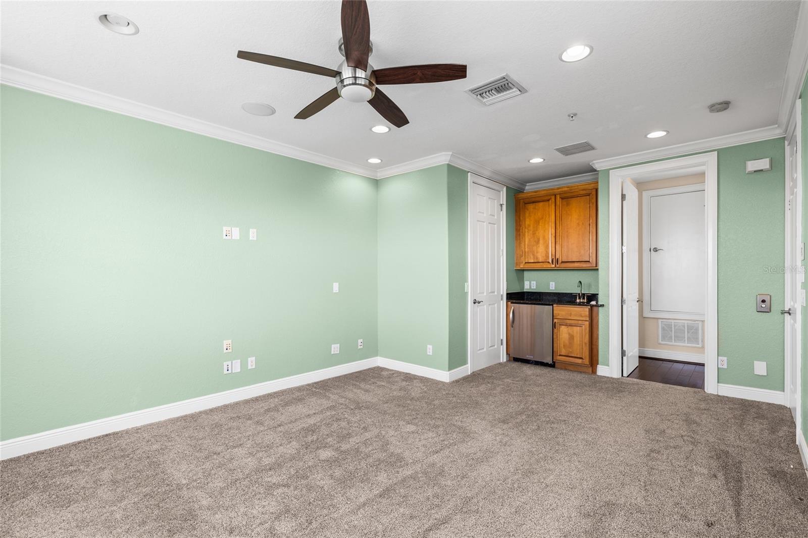 Image 40 of 68 For 6002 Printery Street 105