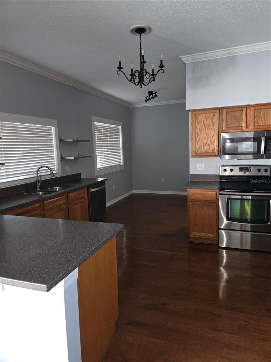 Image 10 of 19 For 395 Wingate Circle