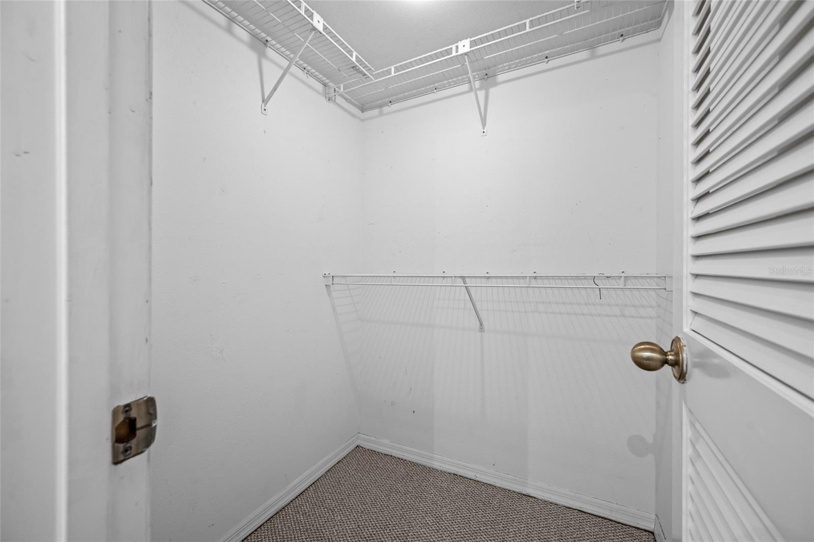 Image 13 of 70 For 940 Fenton Lane 8