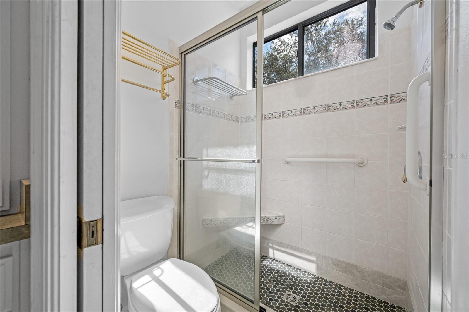 Image 20 of 70 For 940 Fenton Lane 8