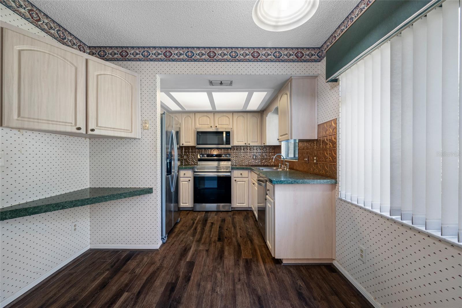 Image 24 of 70 For 940 Fenton Lane 8