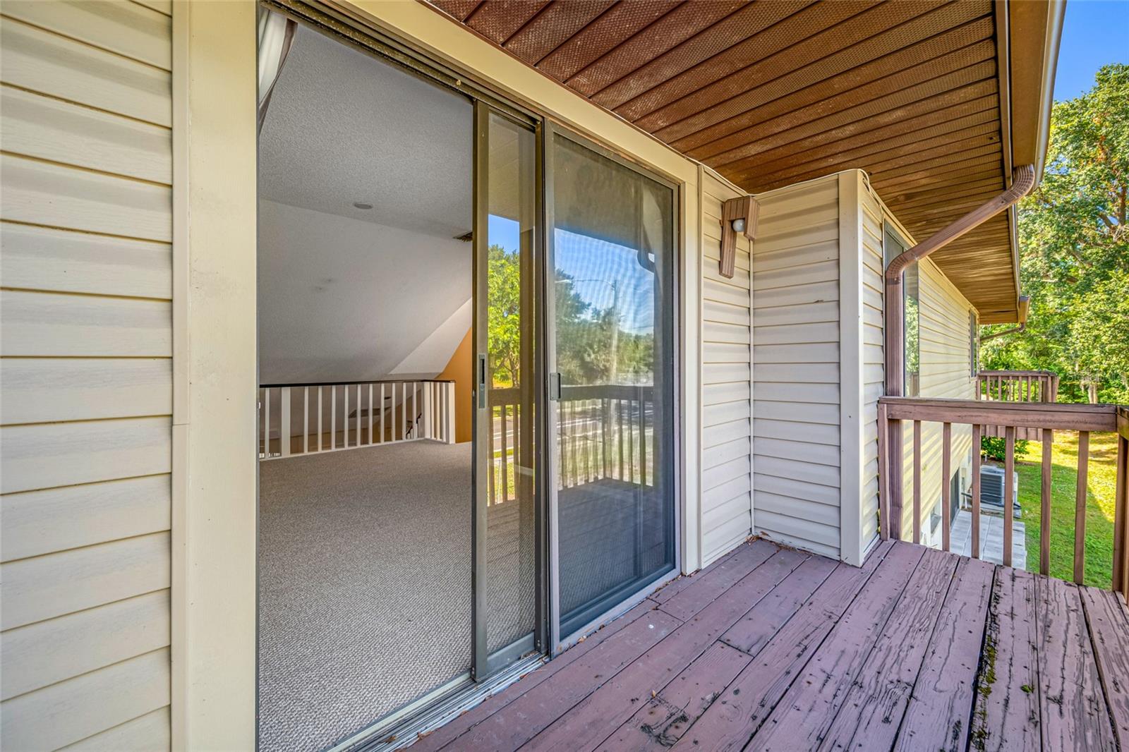 Image 28 of 70 For 940 Fenton Lane 8